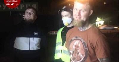 В Киеве пьяные неонацисты избили священника после инсульта