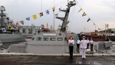 ВМС Украины получили новый артиллерийский катер
