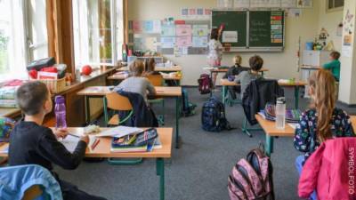 Нижняя Саксония: девятилетнего мальчика исключили из школы за то, что он не носит защитную маску