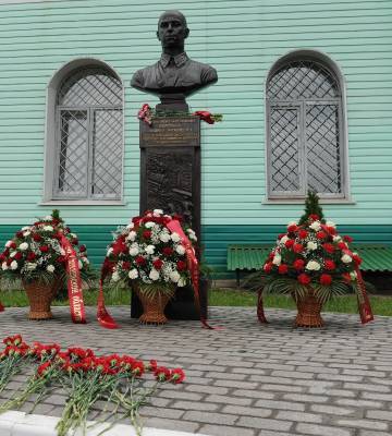 В Смоленске открыли памятник герою Великой Отечественной войны