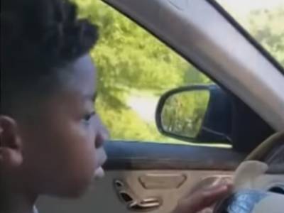 11-летний мальчик сел за руль для спасения своей бабушки и прославился на весь мир