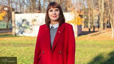 Доверенное лицо Тихановской пообещала прокомментировать отъезд в Польшу