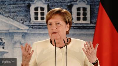 Bloomberg: Меркель не будет отказываться от строительства СП-2