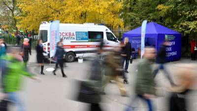 В Москве увеличат число мобильных пунктов вакцинации против гриппа