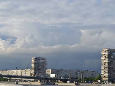 День в Петербурге начнется и окончится дождями