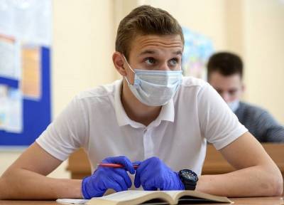 Ученики смогут вернуться в школы после каникул за границей без теста на коронавирус