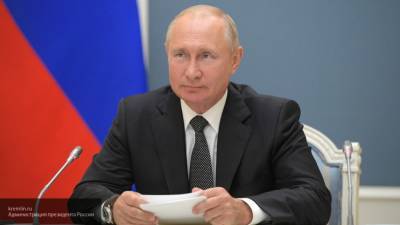 Путин назвал нефтегазовый комплекс одной из ключевых отраслей экономики РФ