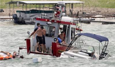 В США затонули четыре лодки, участвующие в параде в поддержку Трампа