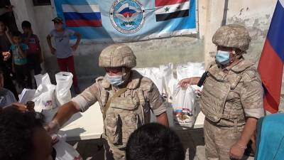 Российские военные доставили гумпомощь беженцам в сирийской Латакии - tvc.ru - Сирия - провинция Латакия