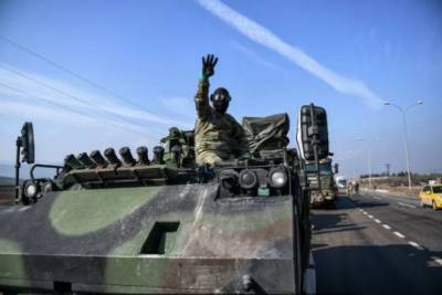 СМИ сообщили о переброске турецких танков к границе с Грецией