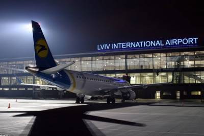 Во львовском аэропорту задержали иностранцев за то, что они не дети