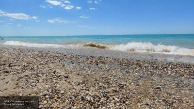 Вредные вещества обнаружили в морской воде у берегов Ялты и Керчи