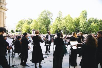 Оркестр «Мюзик-холла» сегодня бесплатно выступит в Александровском парке