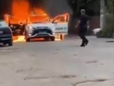 Автомобиль полиции сгорел дотла в Киеве: что известно