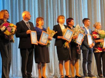 Лучшие учителя Петербурга получили премию в 200 тыс. рублей