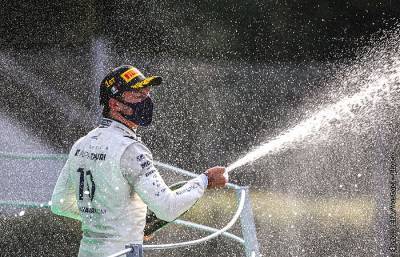 Напарник Квята Гасли впервые в карьере выиграл Гран-при "Формулы-1"