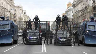 В центре Минска начались задержания протестующих