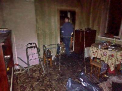 В Смоленской области в горящей квартире обнаружили человека без ноги