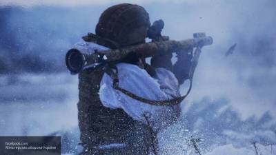 Украинские силовики закапывают свои окопы после ультиматума Пушилина