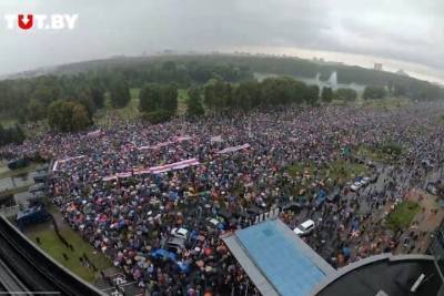 Марш оппозиции в Минске собрал более 100 тысяч человек