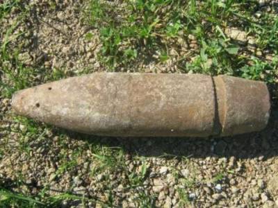 Возле столичного Голосеевского парка обнаружили артиллерийский снаряд времен Второй мировой войны
