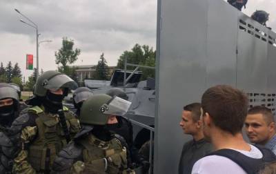 В Минске задержали спасателей, которые вытащили из реки протестующих