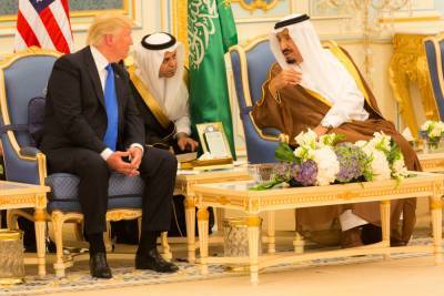 Дональд Трамп - Азиз Бен-Абдель - Лидеры Саудовской Аравии и США провели обсуждение работы G20 - mk.ru - США - Саудовская Аравия