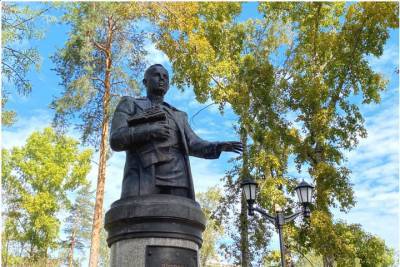 Монумент директора первого ангарского комбината отлили в Улан-Удэ