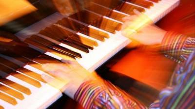 Петербургский пианист установил рекорд, исполнив 42-часовую испровизацию