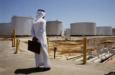 Саудовская Аравия снижает цены на нефть