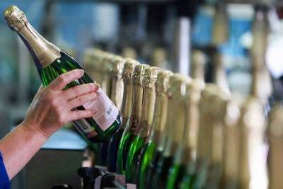 ФАС не ожидает дефицита шампанского в России
