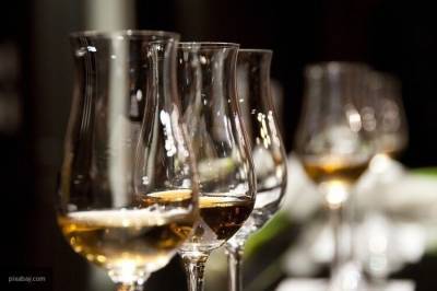 РБК сообщил об отказе магазинов закупать импортный алкоголь