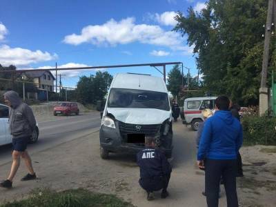 Житель Чебаркуля угнал микроавтобус у знакомого и попал на нем в ДТП