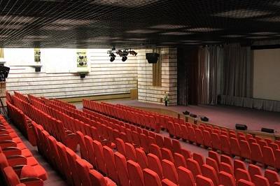 Москвичам рассказали о правилах посещения театров