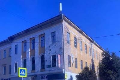 ДТП с участием двух «легковушек» произошло в Пскове возле «Максимуса»