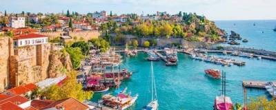 У восьми российских туристов, отдыхающих в Турции, обнаружен COVID-19