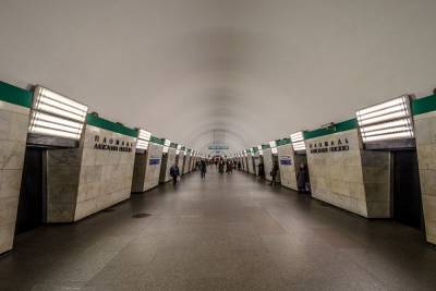 «Макдоналдс» подтопил станцию метро «Площадь Александра Невского»