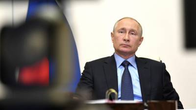 Вертолет Путина попал на видео в центре Москвы