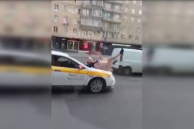 Сервис «Яндекс.такси» заблокировал голого пассажира