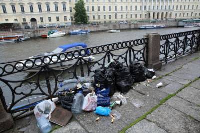 С улиц Петербурга за неделю вывезли более 2 тысяч тонн мусора