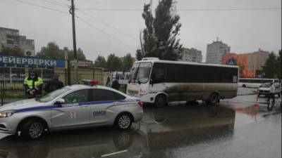 В Омске маршрутка насмерть сбила женщину
