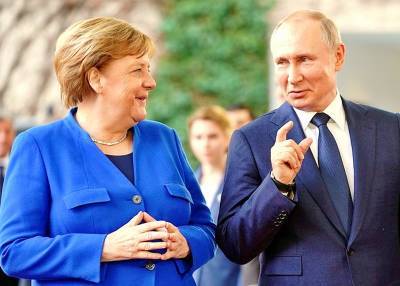 Кабмин ФРГ: Меркель пока не говорила с Путиным о ситуации с Навальным