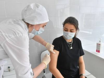 Около 25 тыс. москвичей записались на исследование вакцины от COVID-19