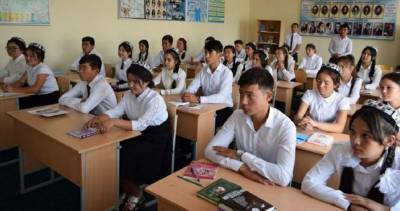 В Узбекистане более 300 школ начали занятия после смягчения карантина