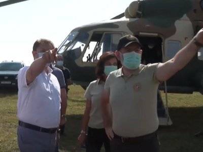 Премьер-министр Армении с супругой отправился на вертолете в приграничные общины Тавуша