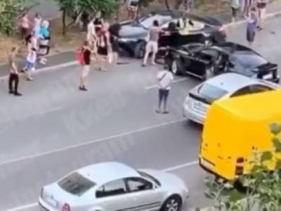 Пьяный водитель разбил четыре автомобиля в Киеве