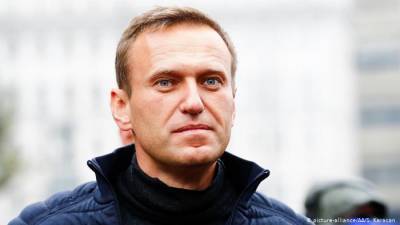 Политик Алексей Навальный вышел из комы
