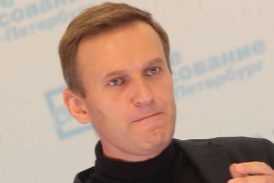 Навального вывели из комы и отключили от ИВЛ