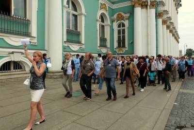 Туристы оставляют в Петербурге по 36 тысяч рублей за неделю