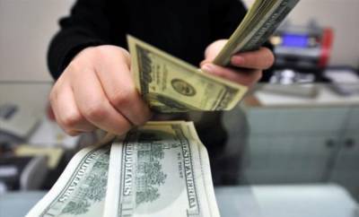 Украинцы массово сдают валюту, важное сообщение Нацбанка: «Курс приближается к отметке в…»